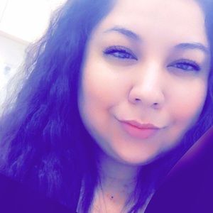 Meet your Posher, Emilia